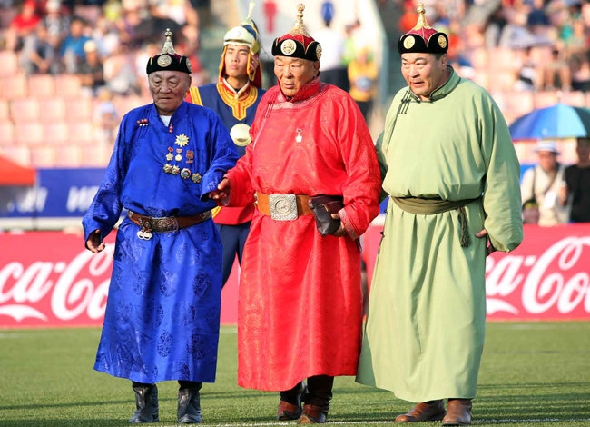 Үндэсний бөхийн их аваргууд