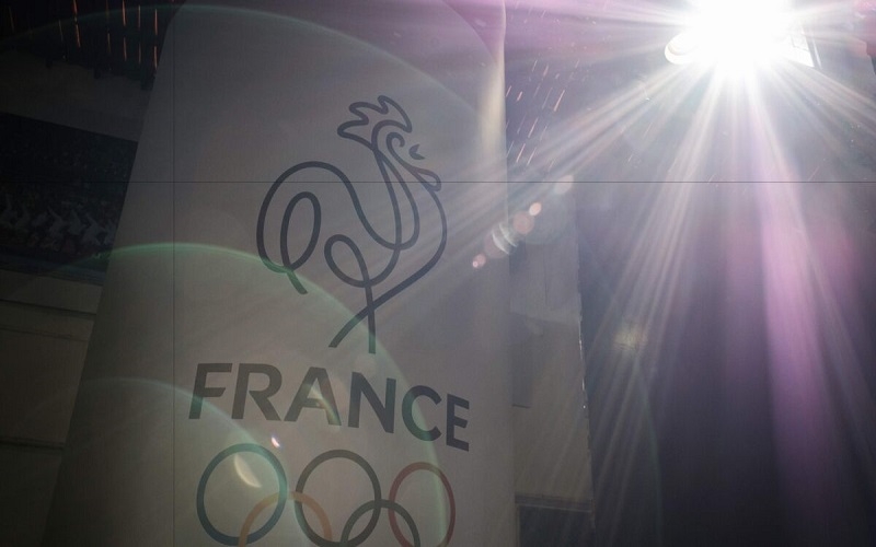 Францын олимпийн хорооны ерөнхийлөгч зуны олимпийн наадам ойртсон үед үүрэгт ажлаасаа огцорлоо